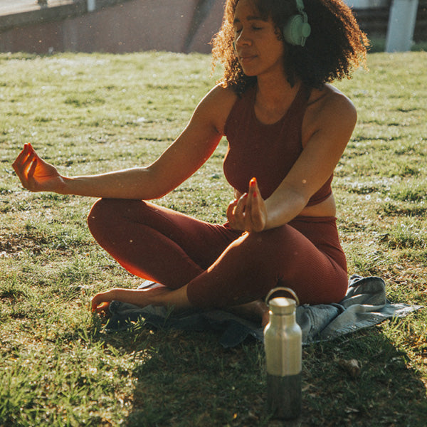 12oz-rise-reflect-with-bamboo-cap-g8 16oz_rise_reflect_yoga_park_headphones_square.jpg