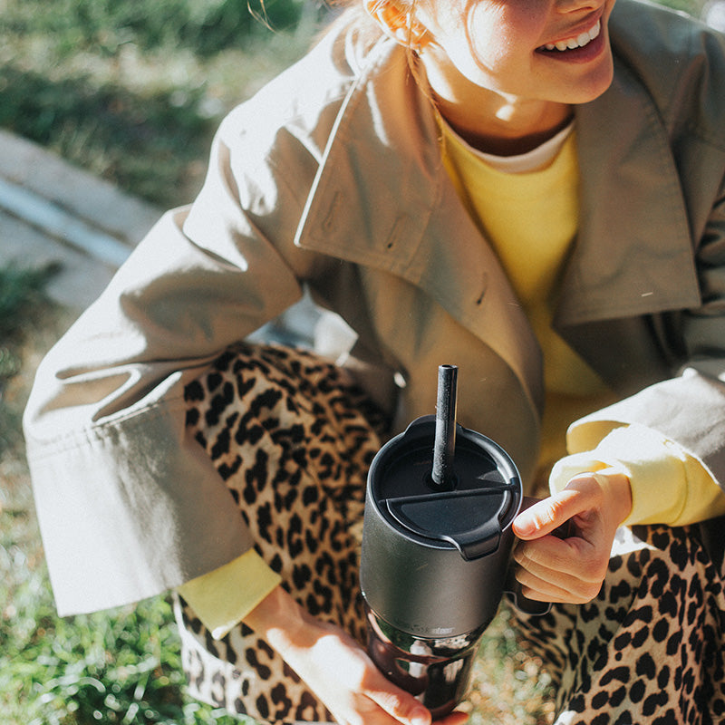 26oz-rise-tumbler-with-straw-lid-f5 26oz_rise_tumbler_black_woman_topview_square.jpg