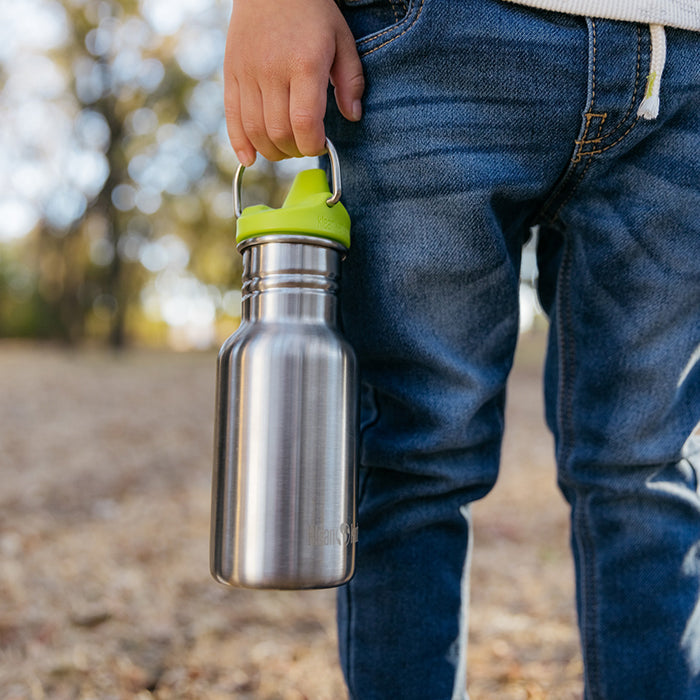 classic-kid-sippy-cap-o1 K12CNSIPPY-BS-kids_sippy_bottle_carry_lifestyle_f9e24b84-a0ae-465d-aad5-3c60c5592b7d.jpg