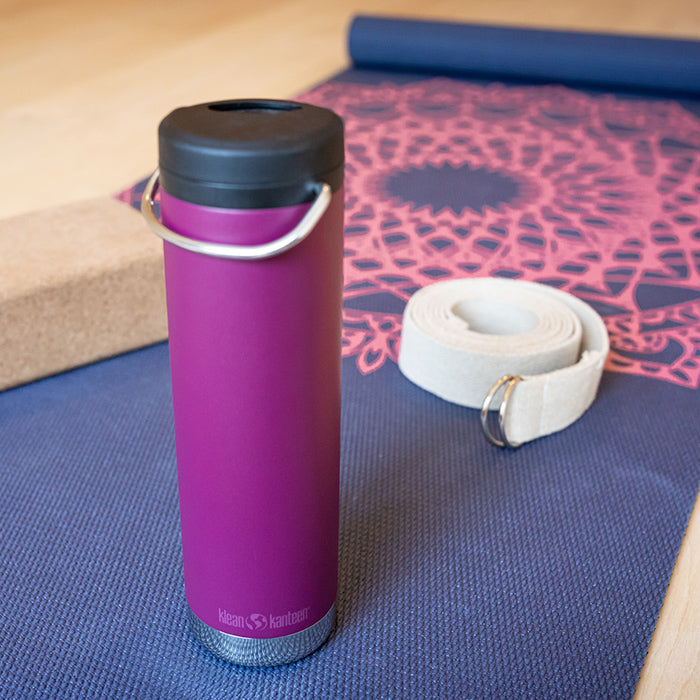 tkwide-twist-cap-with-straw-kit-b5 K20TKWPT-PP-T-TWIST-yoga_bottle_closed_lifestyle_a5ac6535-9c60-42bb-86fe-b94b5cef2b68.jpg