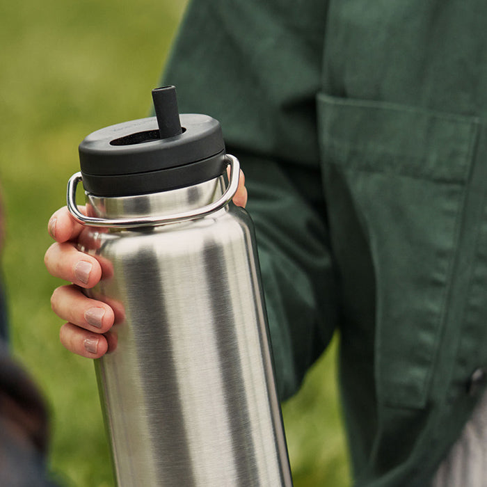 tkwide-twist-cap-with-straw-kit-b5 K32TKWSSL-BS-T-TWIST-32_oz_water_bottle_straw_cap_lifestyle_76e40be3-2488-47fa-afd0-c7d5ba075b15.jpg