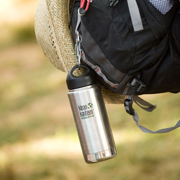 steel-s-biner-3-c0 carabiner_steel_bottle_backpack_lifestyle_dd4fef2d-f5d2-4f32-ac05-c706bd6b518e.jpg