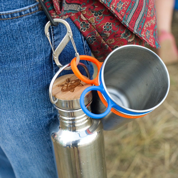 steel-s-biner-3-c0 carabiner_steel_clip_bottle_lifestyle_f9a2dad1-cd06-4894-b3ff-13476b2b5a87.jpg