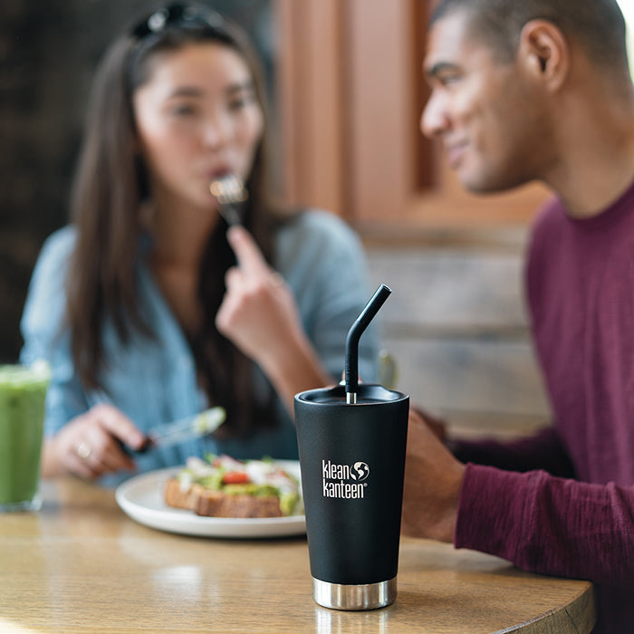straw-2-pack-black-sale-z6 coffee-tumbler-metal_straw_lifestyle.jpg