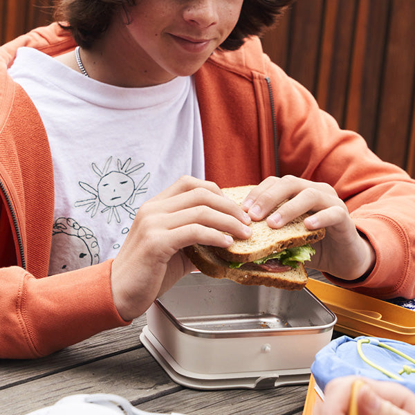 23oz-rise-food-box-lunch-y4 rise_food_lunch_box_lunch_kid_sandwich_square.jpg