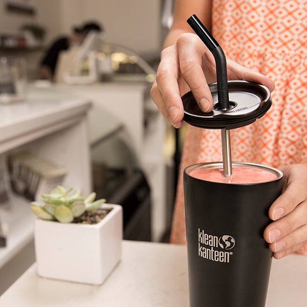 tumbler-straw-lid-with-straw-s0 steel_straw_smoothie-At-Counter-With-Lid_lifestyle_a071dbd2-9fd8-4eea-b04c-2a3732ff8612.jpg
