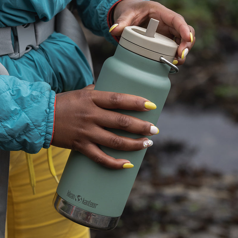 32oz-tkwide-made-to-do-more-bundle-k0 tkwide_32oz_insulated_bottle_twist_closeup_seapsray_hand_square.jpg