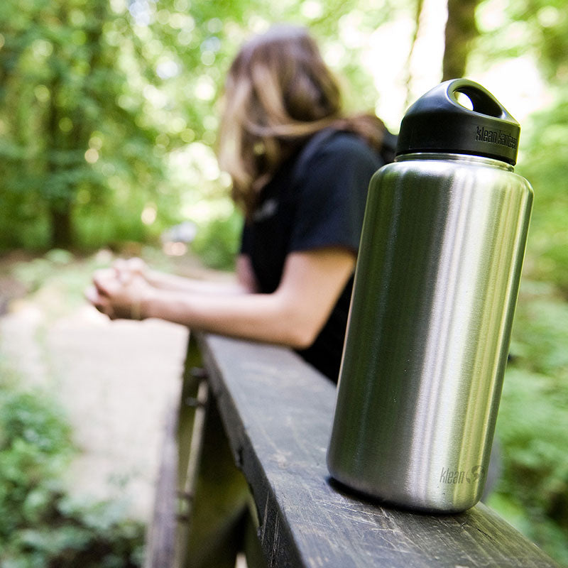 40oz-wide-with-loop-cap-w7 wide_40oz_bottle_bridge_closeup_square.jpg